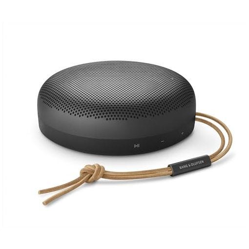 Bang & Olufsen Beosound A1 (2.ª Gen) Altavoz Bluetooth Inalámbrico Portátil Resistente al Agua y al Polvo con Sonido de 360 Grados, Alexa y Speakerphone, Black Anthracite